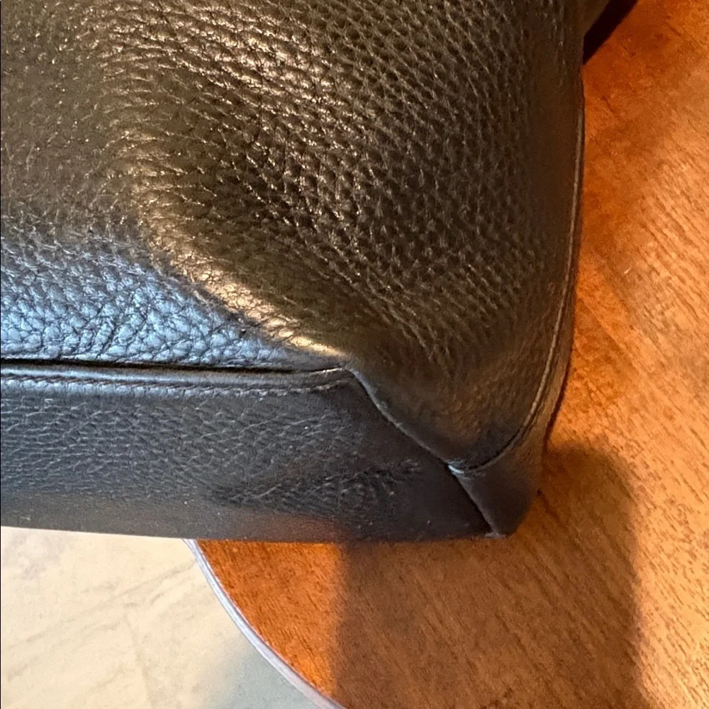 Dooney & Bourke Vintage shoulder bag leather  black  Silvertone clip front style